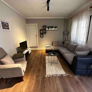 Top Location 3-Floor Villa With 6 Bedrooms
